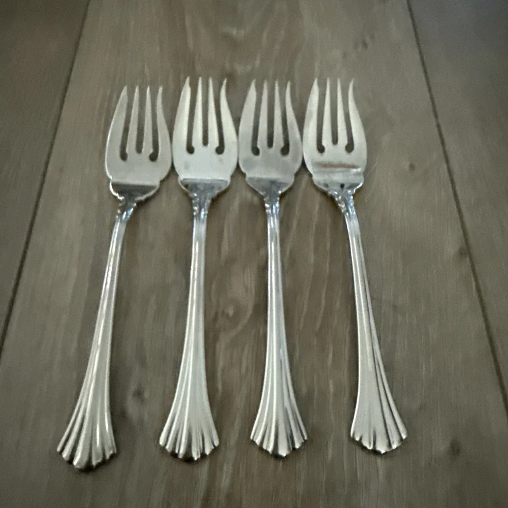 Set of 5 Reed &‎ Barton Stainless 1800 Salad Forks